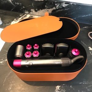 **SOLD**Dyson airwrap complete with 8 attach new